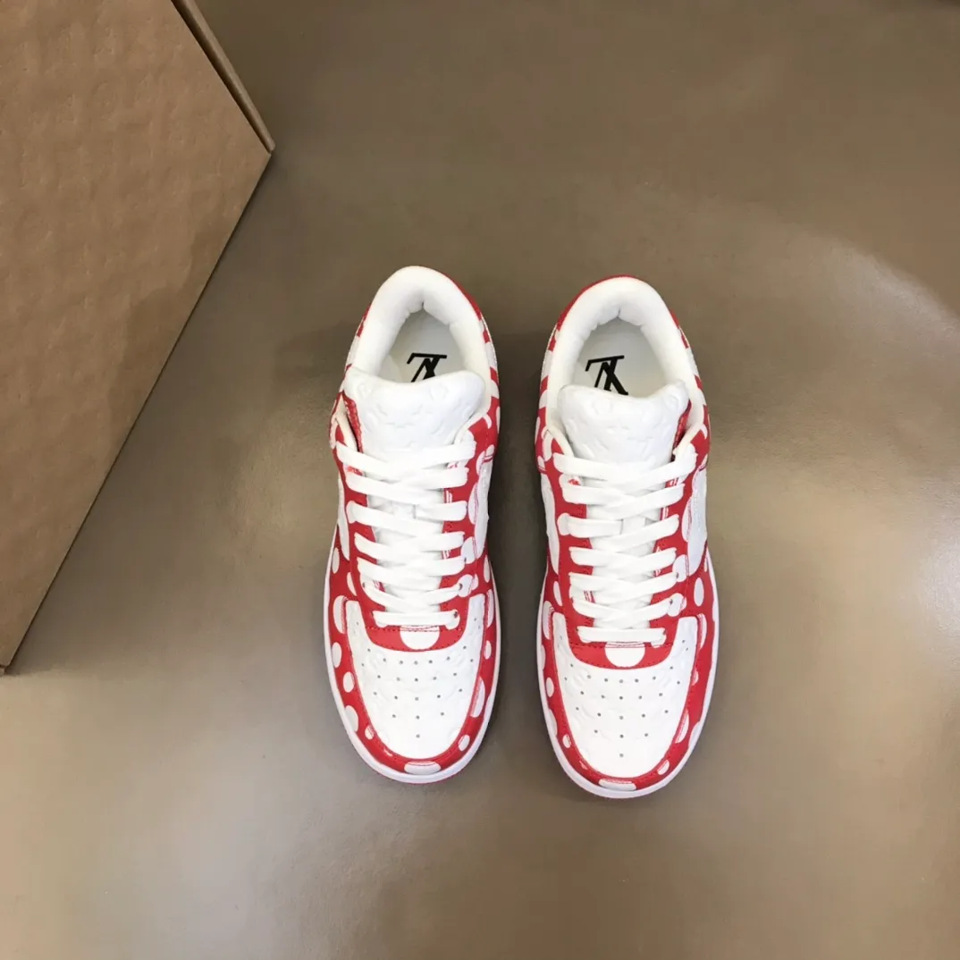 Men's shoes 💰p420 "*OUIS *UITTO*x" x OFF-WHITE x Nike tripartite collaboration! Yayoi Kusama's collaboration series is a trendy men's casual sports shoe with unrivaled color matching. The design idea basically continues the style of THE TEN. The Swoosh line and tongue label have a very familiar visual effect, and are both fashionable and trendy! A must-have for fashionistas! The effect on your feet is absolutely stunning!  Size: 38-45